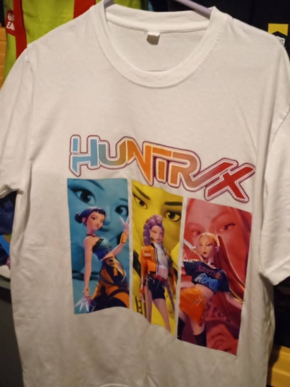 huntrix kpop demon hunters size medium tshirt
